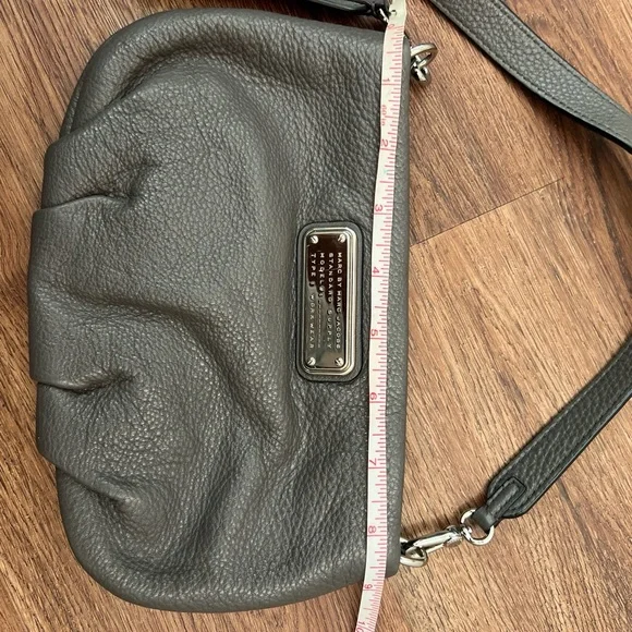 Marc Jacobs Grey Crossbody EUC - Picture 8 of 9
